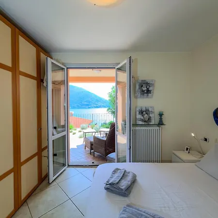 Appartement Terrace With View And Pool - - 3 Bedroom
