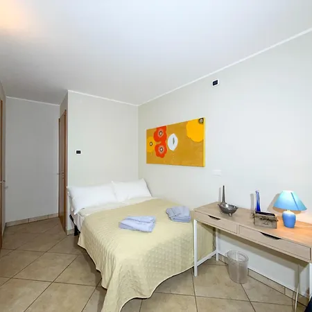 Terrace With View And Pool - - 3 Bedroom San Siro (Lombardy)