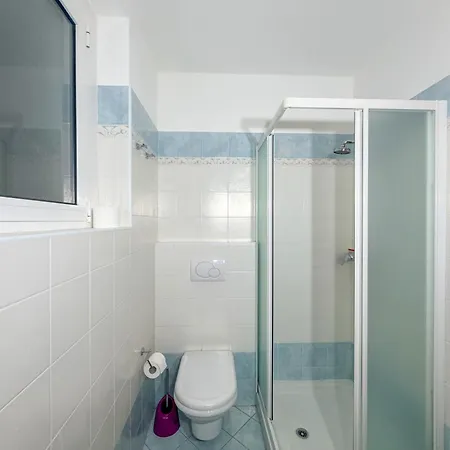 Appartement Terrace With View And Pool - - 3 Bedroom *