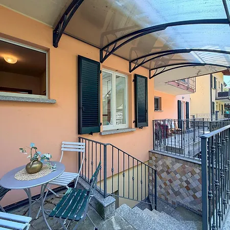 Terrace With View And Pool - - 3 Bedroom Appartement